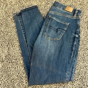 AMERICAN EAGLE JEANS